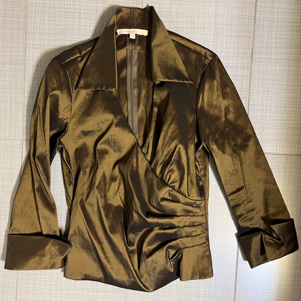 Golden super chic shirt!